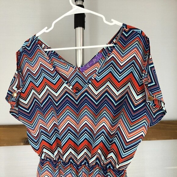 JOLIE Zigzag Chevron Multicolour V-Neck Peek-a-boo Shoulder Mini Dress Sz S - Picture 2 of 9